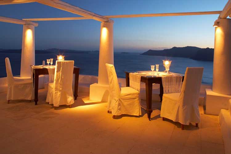 Hotel Katikies in Santorini magic blue 5 8 17 5