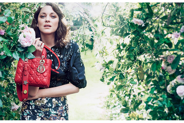 La nuova campagna stampa della bag Lady Dior 31ott16 3