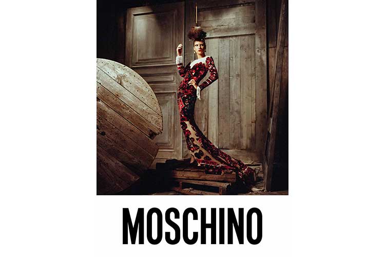 Moschino nuovo adv firmato Steven Meisel 26 08 17 2