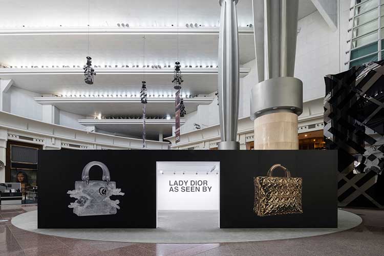 Mostra Lady Dior As Seen By fa tappa a Taipei31lug17 2