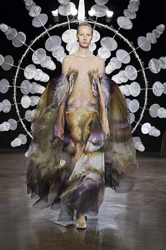 Iris van Herpen 22 7 19 4