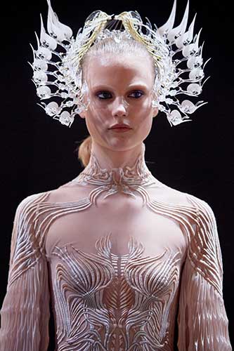 Iris van Herpen 29 1 21 11