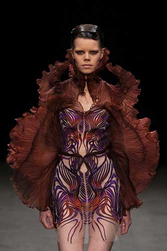 Iris van Herpen 29 1 21 4