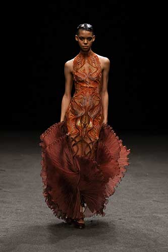 Iris van Herpen 29 1 21 7