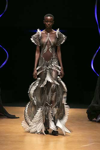 Iris van Herpen ss20 7