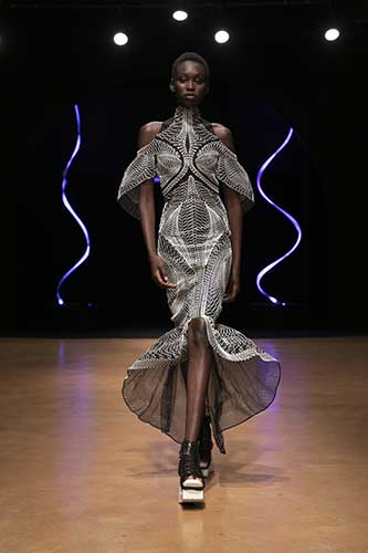 Look 02 SS20 Sensory Seas Iris van Herpen Couture